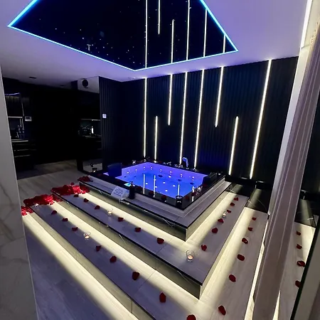 Masarska 6 Vip Jacuzzi